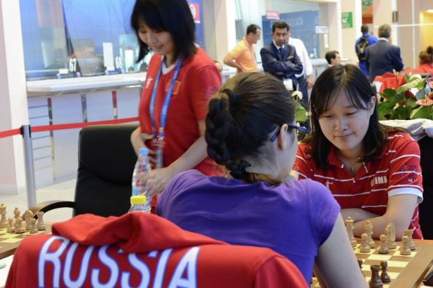 Китаянки на Универсиаде играют в 'мужские' шахматы - Кашлинская